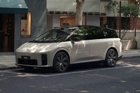 为啥蔚来ES8销量飙升，理想i8销量骤降？